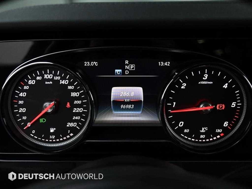 벤츠 E 클래스 E-클래스 W213 E220d 아방가르드 이미지 8