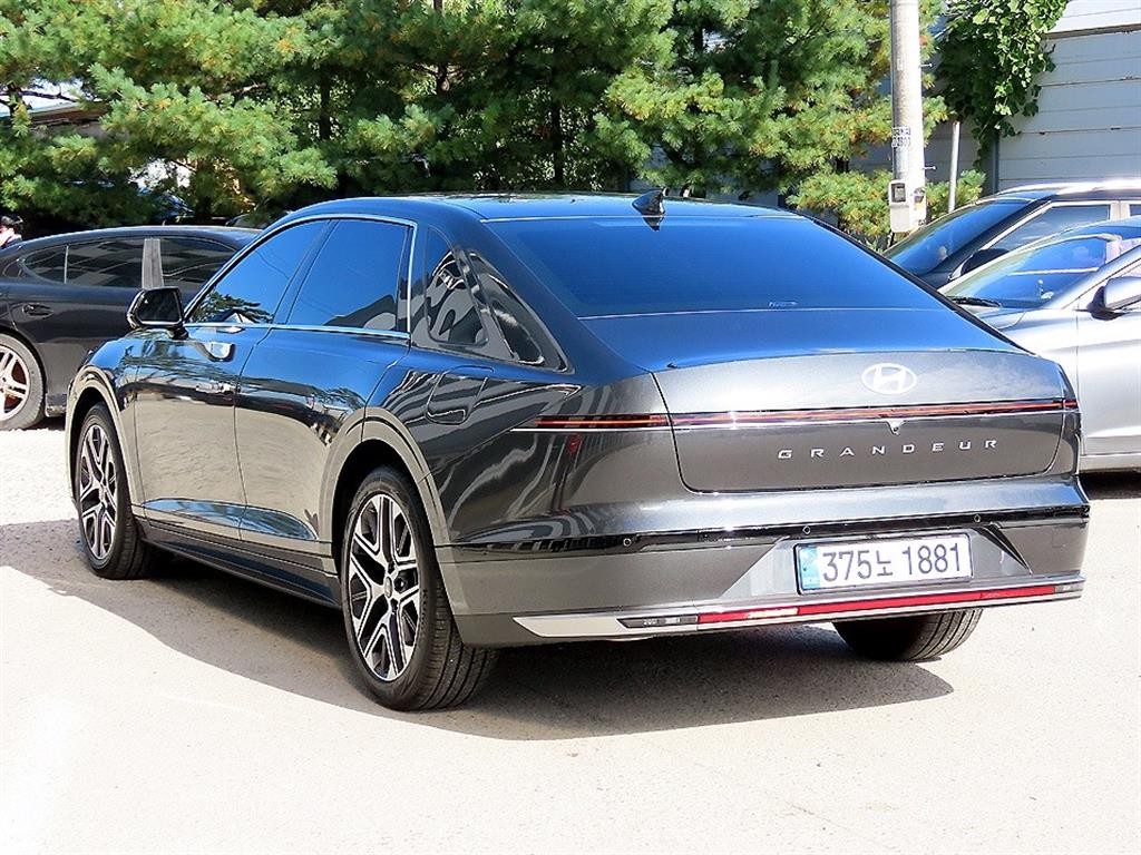 현대 그랜저 그랜저 (GN7) 가솔린 2.5 2WD 익스클루시브 이미지 3