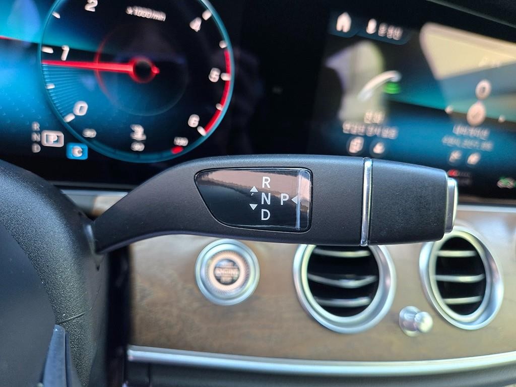 벤츠 E 클래스 E-클래스 W213 E220d 4MATIC 익스클루시브 이미지 11