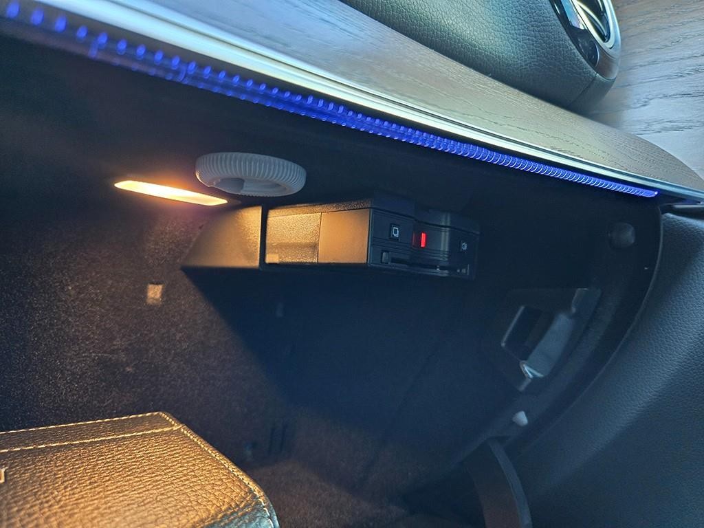 벤츠 E 클래스 E-클래스 W213 E220d 4MATIC 익스클루시브 이미지 15