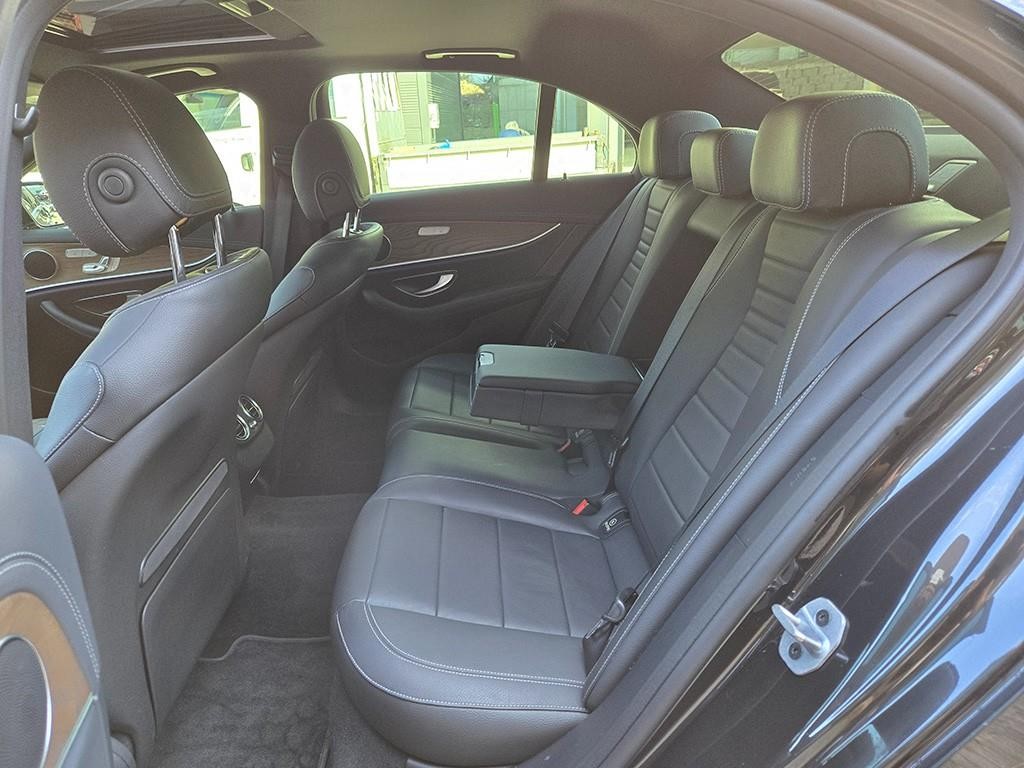 벤츠 E 클래스 E-클래스 W213 E220d 4MATIC 익스클루시브 이미지 6