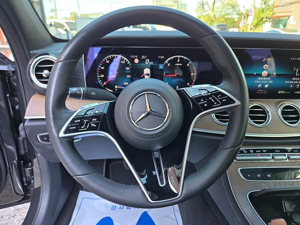 벤츠 E 클래스 E-클래스 W213 E220d 4MATIC 익스클루시브 이미지 7