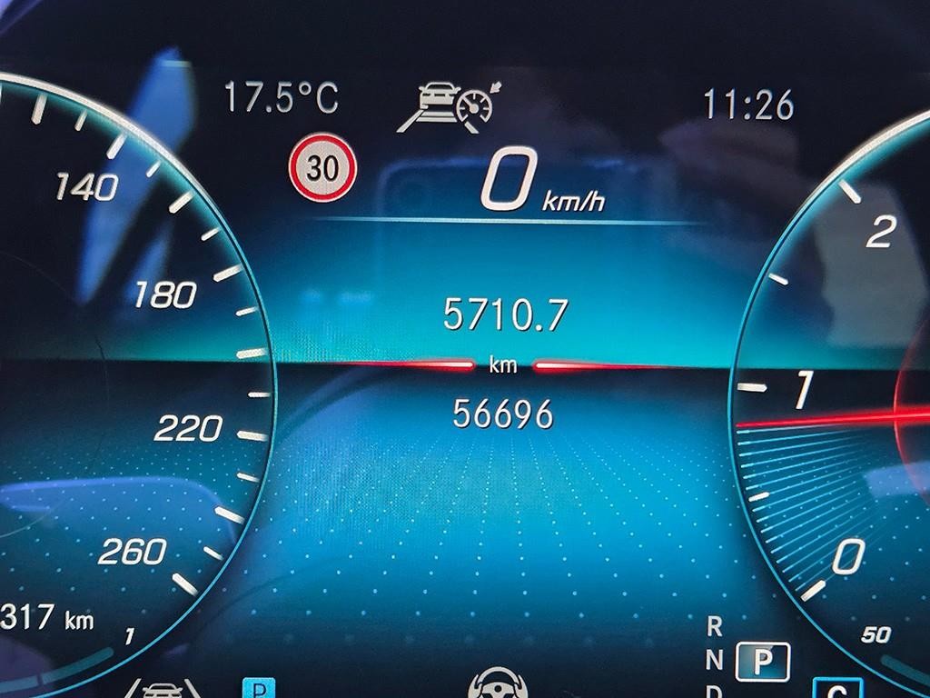 벤츠 E 클래스 E-클래스 W213 E220d 4MATIC 익스클루시브 이미지 8