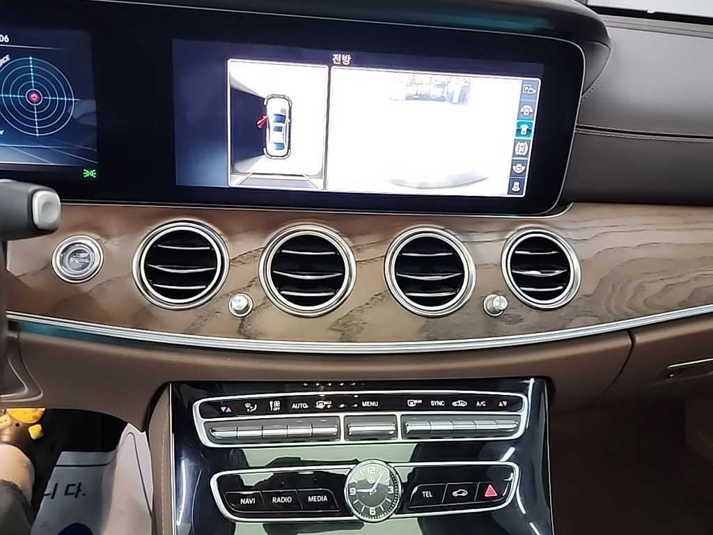 벤츠 E 클래스 E-클래스 W213 E300 아방가르드 이미지 10