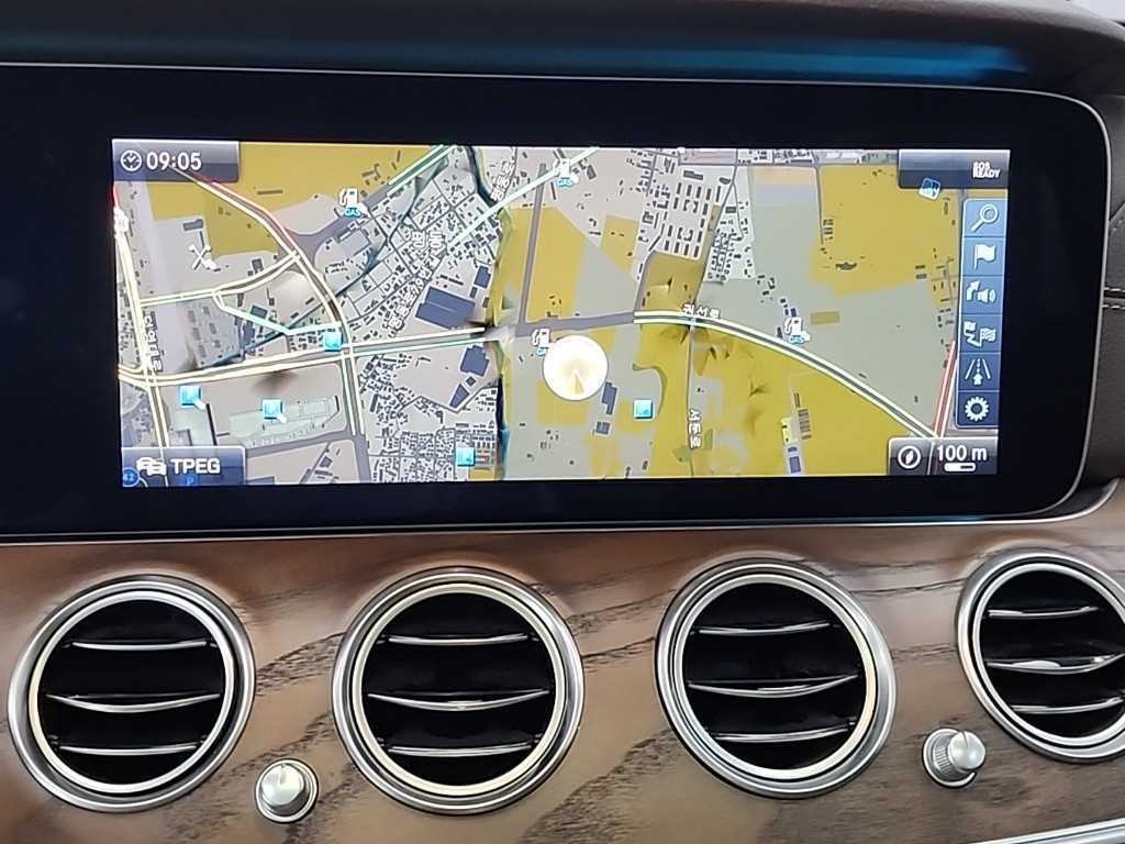 벤츠 E 클래스 E-클래스 W213 E300 아방가르드 이미지 16