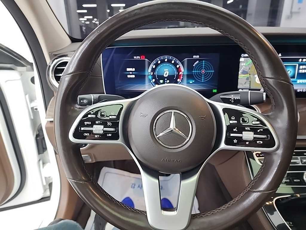 벤츠 E 클래스 E-클래스 W213 E300 아방가르드 이미지 9