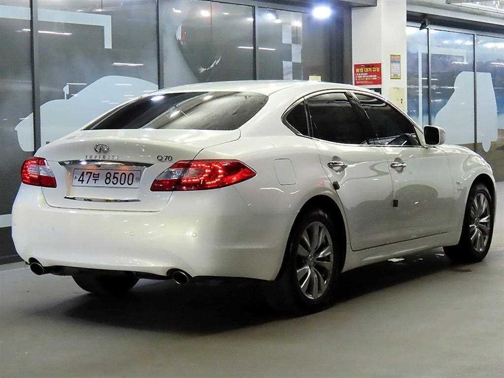 인피니티 Q Q70 3.0D 이미지 4