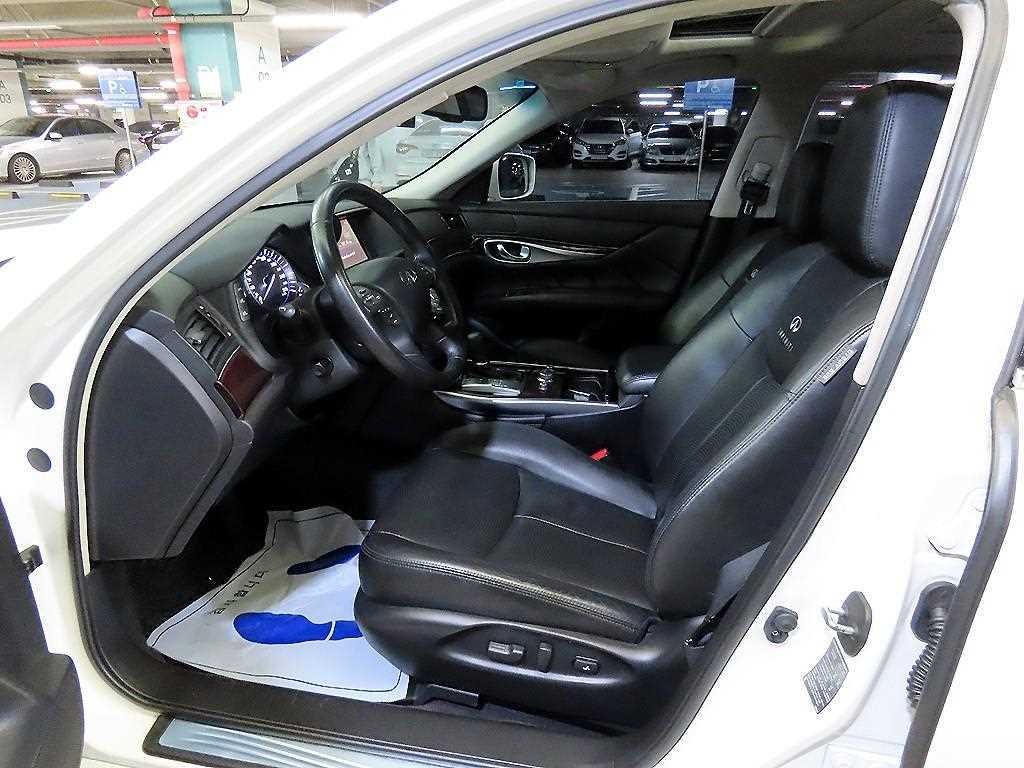 인피니티 Q Q70 3.0D 이미지 6