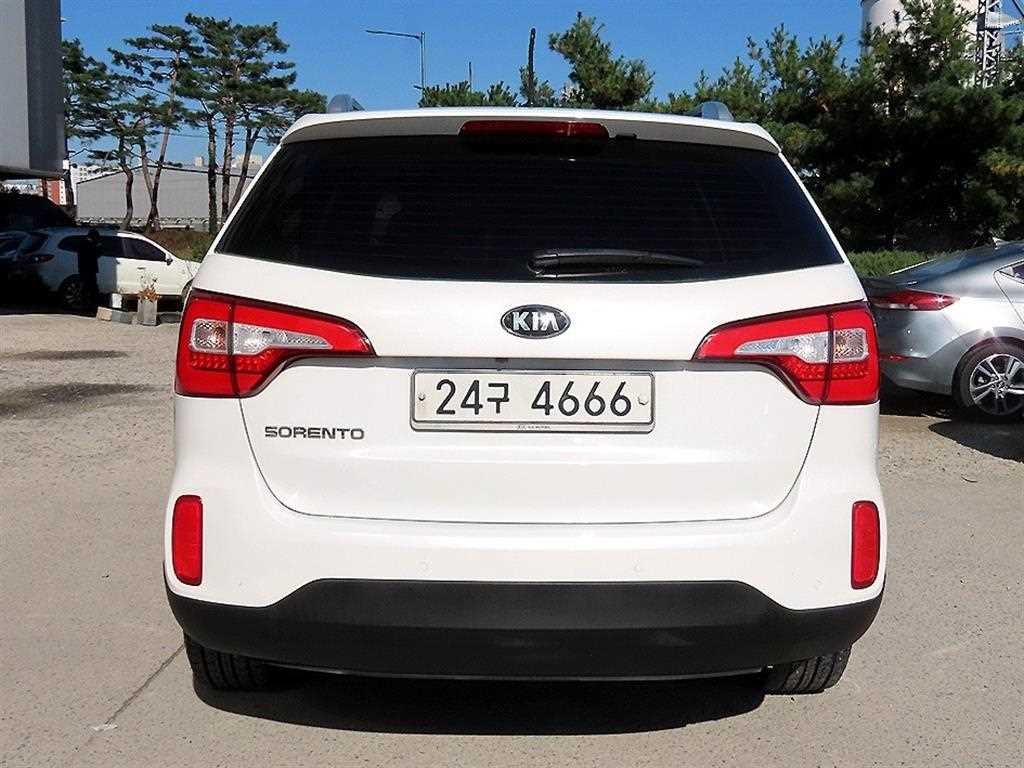 기아 쏘렌토 뉴 쏘렌토 R 2WD 2.0 프레스티지 이미지 3