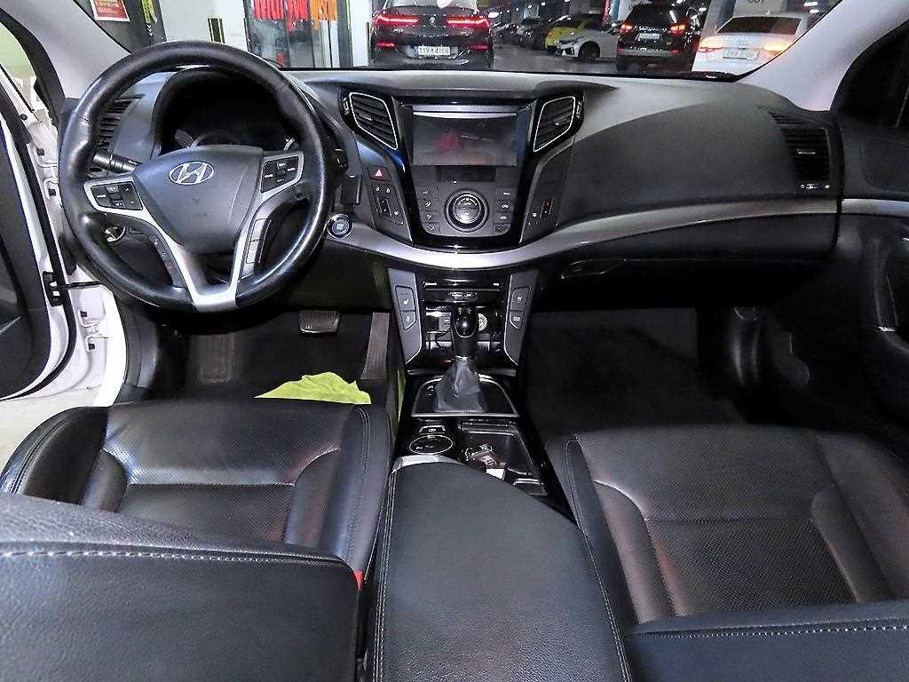 현대 i40 i40Saloon 1.7 VGT PYL 이미지 10