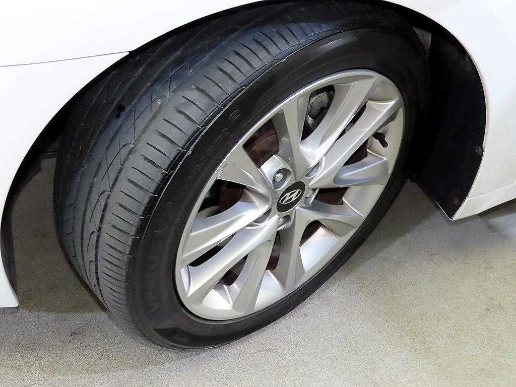 현대 i40 i40Saloon 1.7 VGT PYL 이미지 19