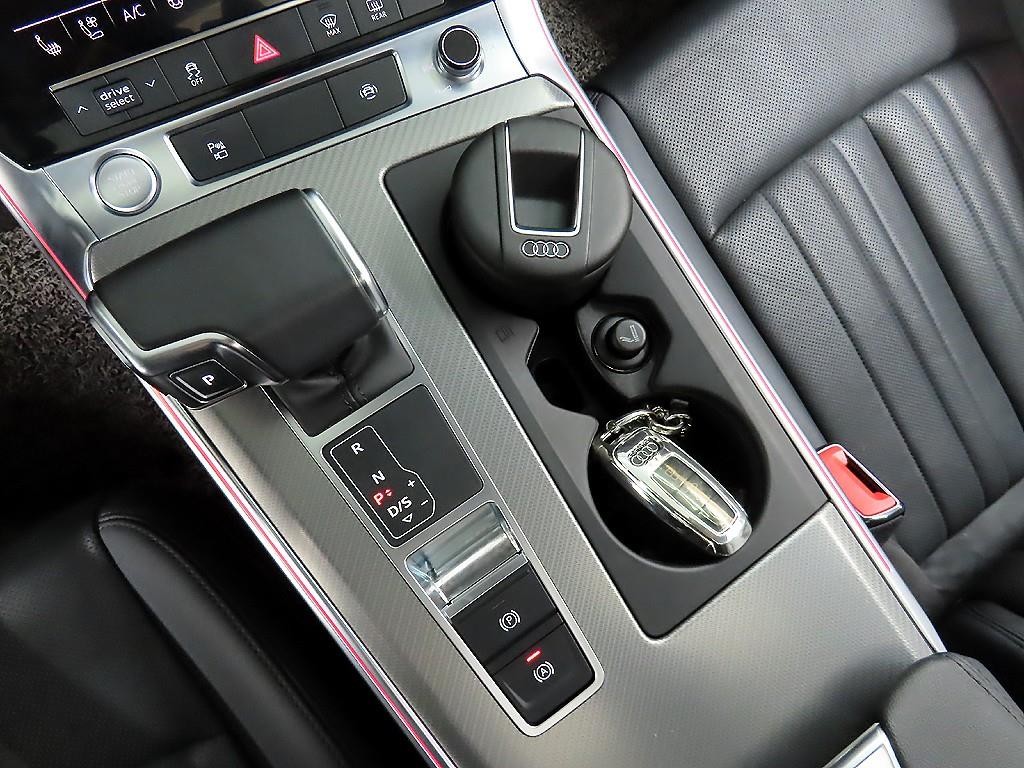 아우디 A6 A6 (C8) 45 TFSI 콰트로 프리미엄 이미지 10