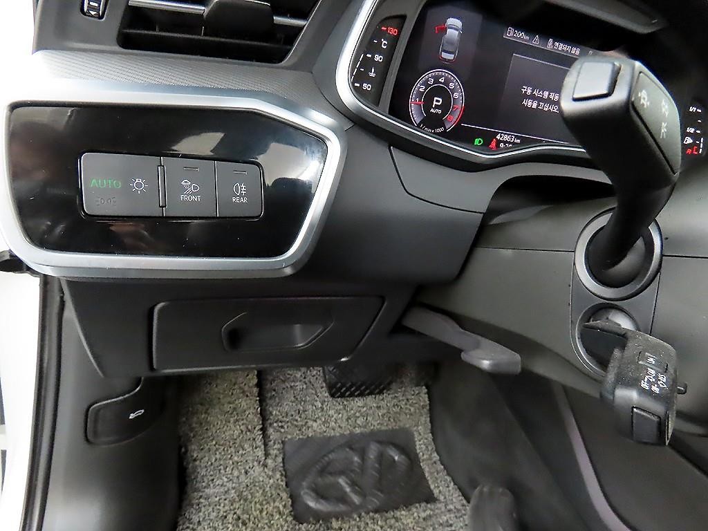 아우디 A6 A6 (C8) 45 TFSI 콰트로 프리미엄 이미지 12