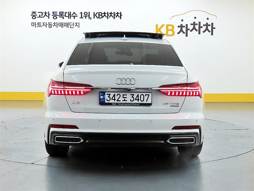아우디 A6 A6 (C8) 45 TFSI 콰트로 프리미엄 이미지 3