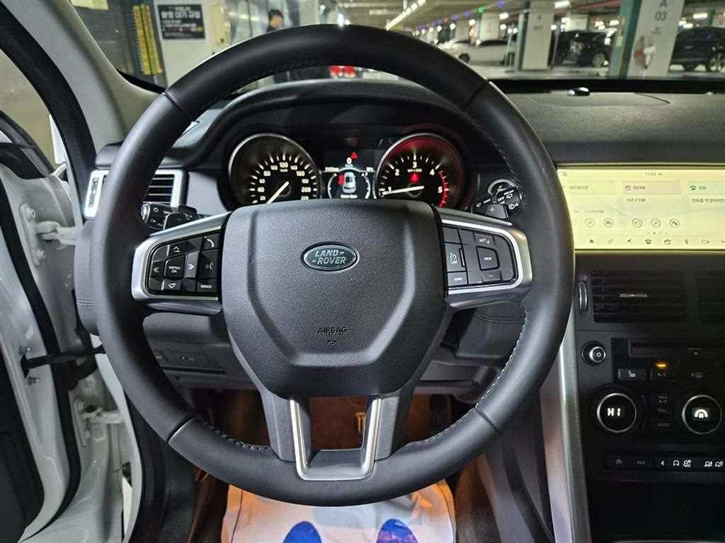 랜드로버 디스커버리 스포츠 2.0 TD4 HSE 럭셔리 이미지 9