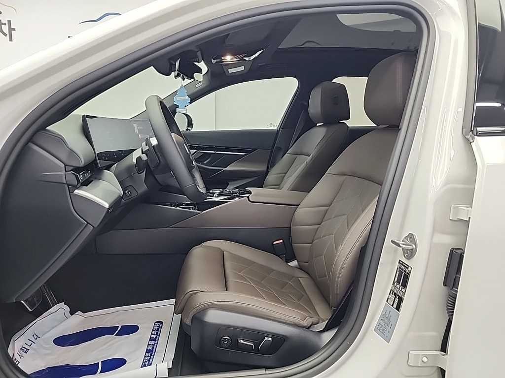 BMW 5시리즈 5시리즈 (G60) 520i 스페셜 에디션 이미지 12