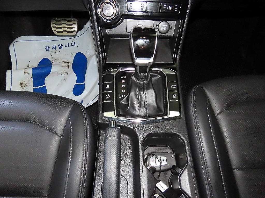 KG모빌리티(쌍용) 코란도 뷰티풀코란도 2WD 가솔린 1.5 C5 플러스 이미지 12