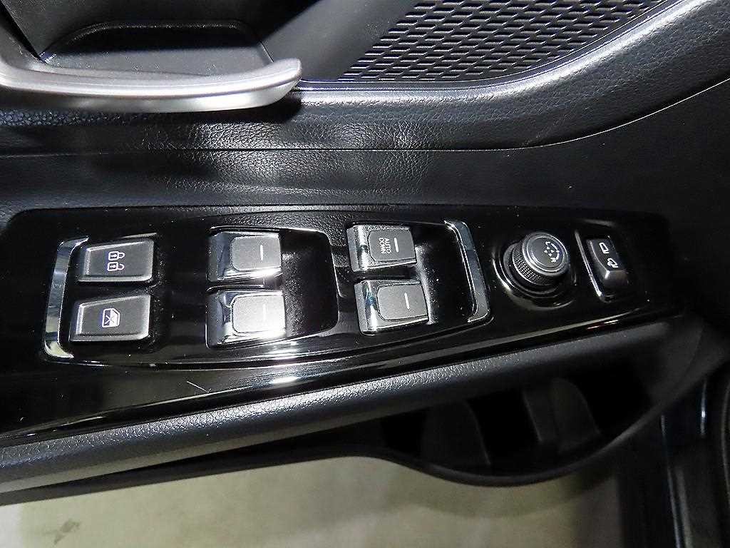KG모빌리티(쌍용) 코란도 뷰티풀코란도 2WD 가솔린 1.5 C5 플러스 이미지 13