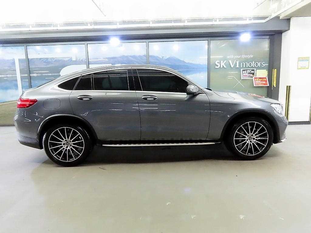 벤츠 GLC 클래스 GLC클래스 X253 GLC 300 4MATIC AMG LINE 이미지 3