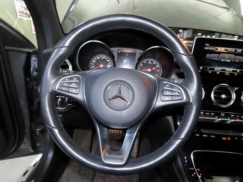 벤츠 GLC 클래스 GLC클래스 X253 GLC 300 4MATIC AMG LINE 이미지 8