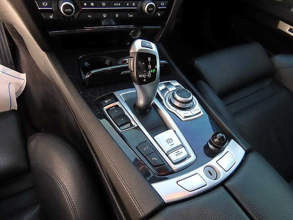 BMW 7시리즈 7시리즈 (F01) 740 i M스포츠 이미지 11