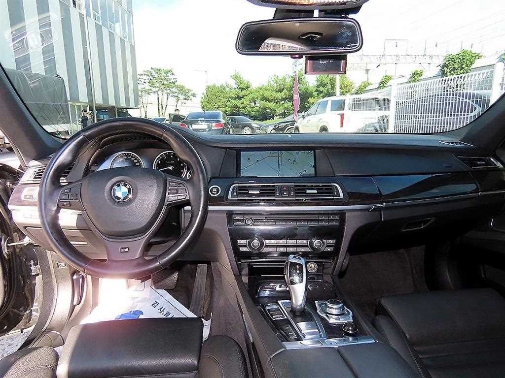 BMW 7시리즈 7시리즈 (F01) 740 i M스포츠 이미지 7