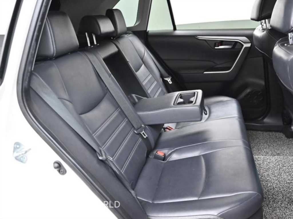 토요타 라브4 RAV4(5세대) 2.5 2WD 하이브리드 이미지 12