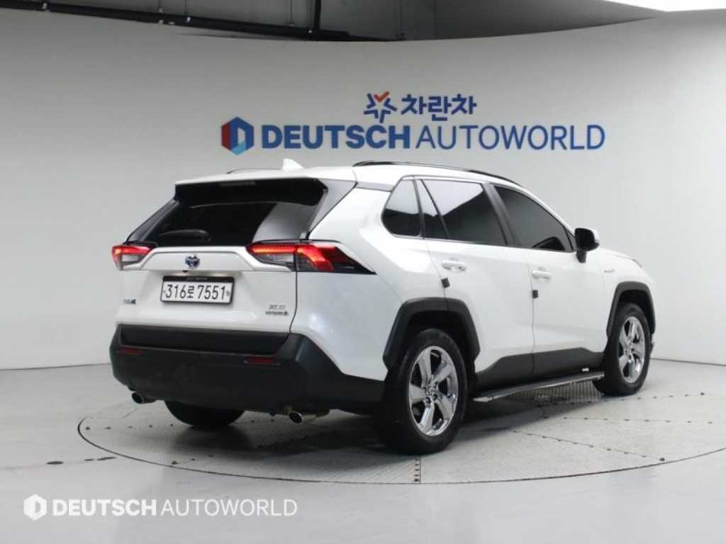 토요타 라브4 RAV4(5세대) 2.5 2WD 하이브리드 이미지 2