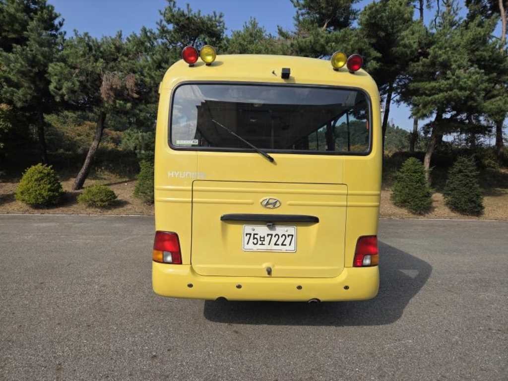 중대형버스 소형현대버스 뉴카운티 단축 어린이 34인승 이미지 4