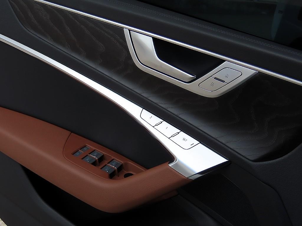 아우디 A6 A6 (C8) 45 TFSI 콰트로 프리미엄 이미지 12
