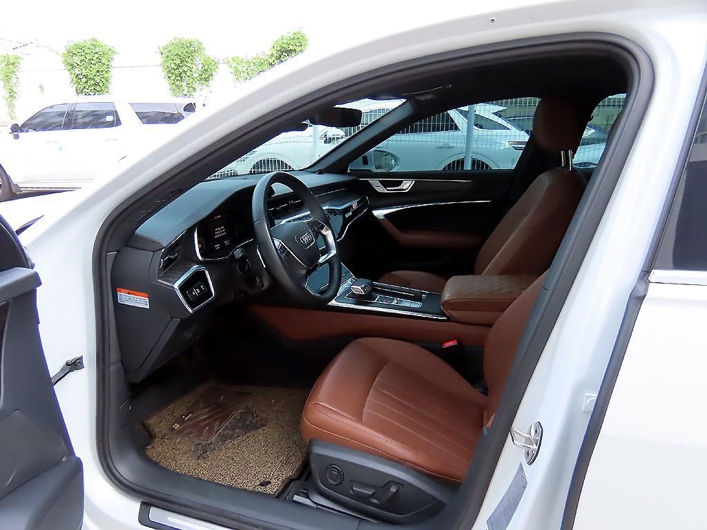 아우디 A6 A6 (C8) 45 TFSI 콰트로 프리미엄 이미지 5
