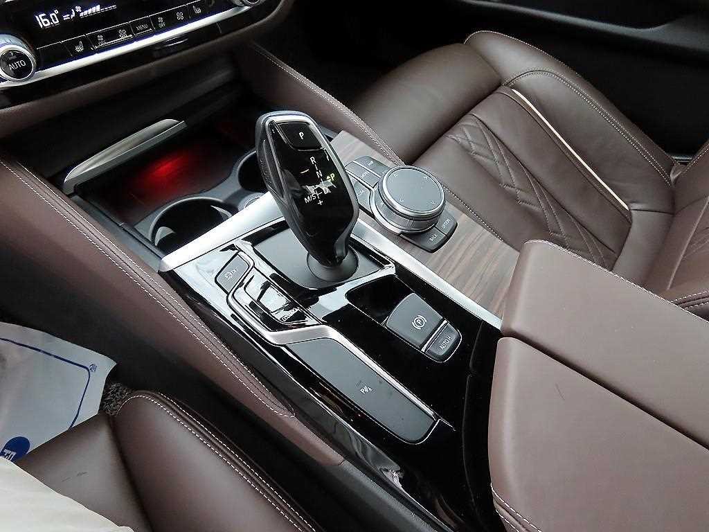 BMW 5시리즈 5시리즈 (G30) 520i M 스포츠 이미지 11