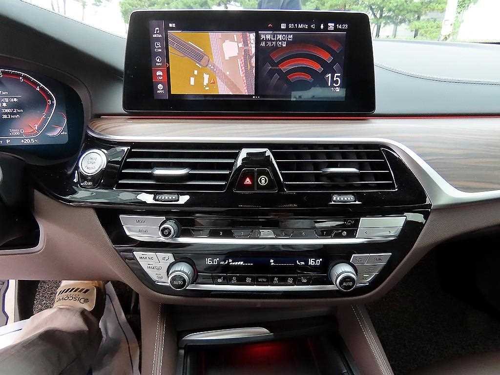 BMW 5시리즈 5시리즈 (G30) 520i M 스포츠 이미지 13