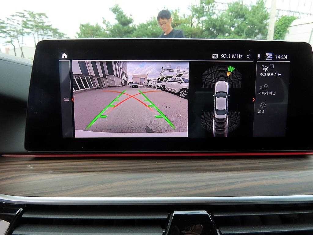 BMW 5시리즈 5시리즈 (G30) 520i M 스포츠 이미지 14