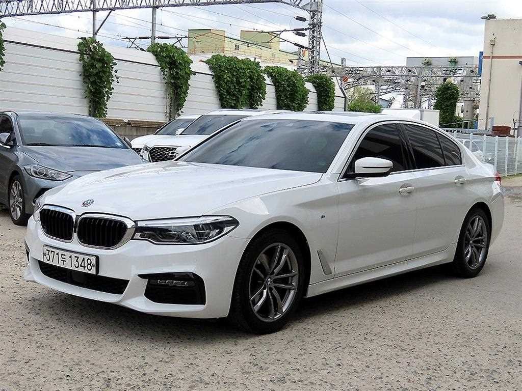 BMW 5시리즈 5시리즈 (G30) 520i M 스포츠 이미지 2