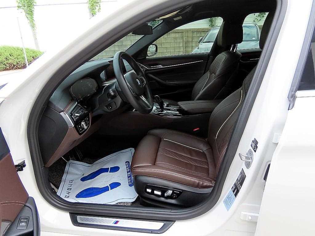 BMW 5시리즈 5시리즈 (G30) 520i M 스포츠 이미지 5