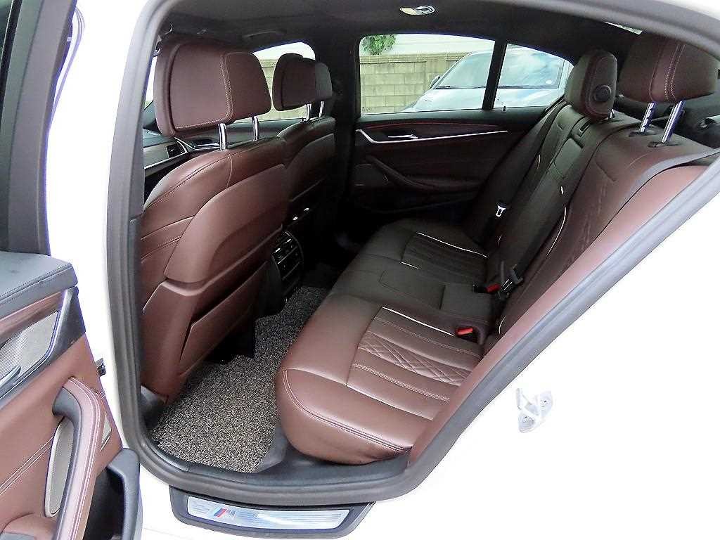 BMW 5시리즈 5시리즈 (G30) 520i M 스포츠 이미지 6