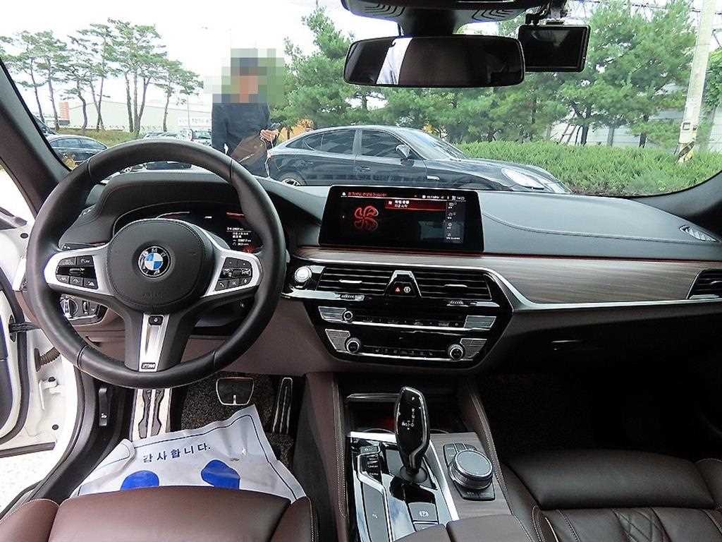 BMW 5시리즈 5시리즈 (G30) 520i M 스포츠 이미지 7