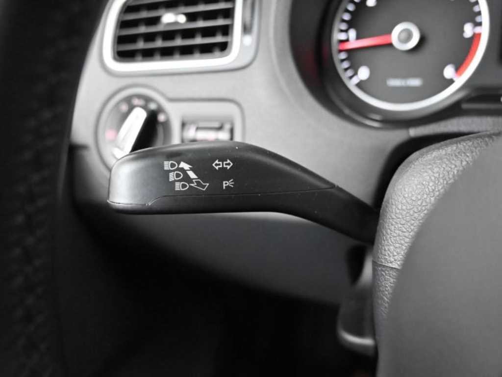 폭스바겐 폴로 1.6 TDI R-LINE 이미지 18