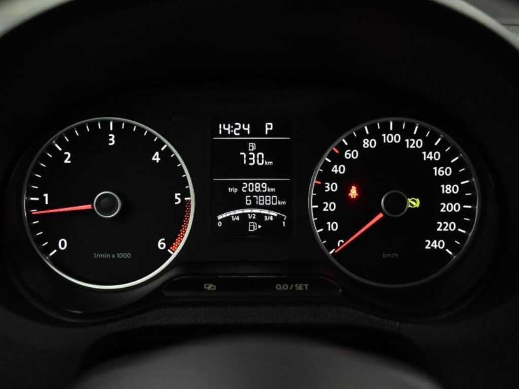 폭스바겐 폴로 1.6 TDI R-LINE 이미지 9