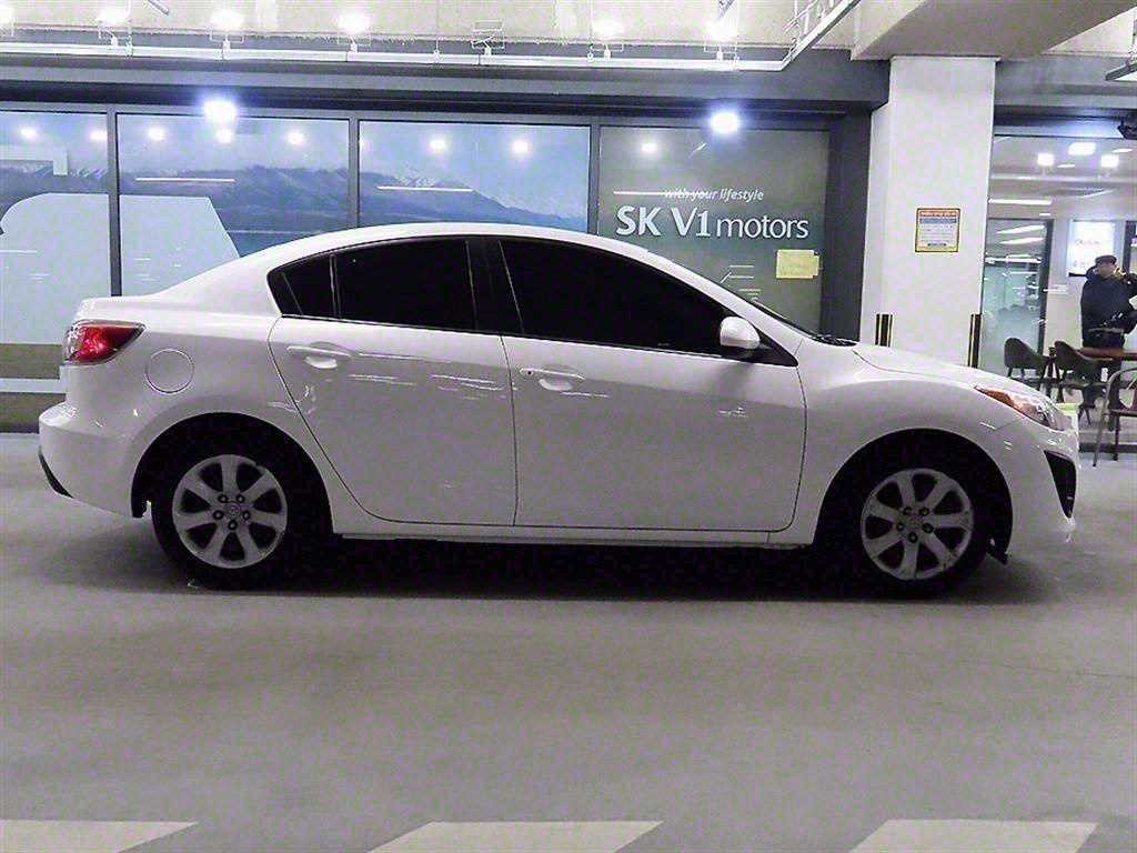 마쯔다 MAZDA 3 2.0 세단 이미지 3