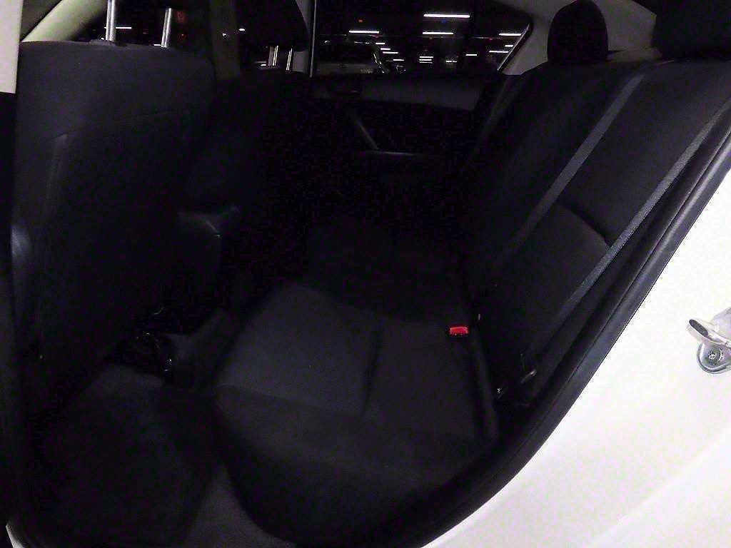 마쯔다 MAZDA 3 2.0 세단 이미지 7