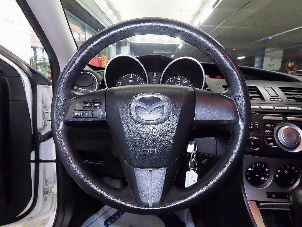 마쯔다 MAZDA 3 2.0 세단 이미지 8