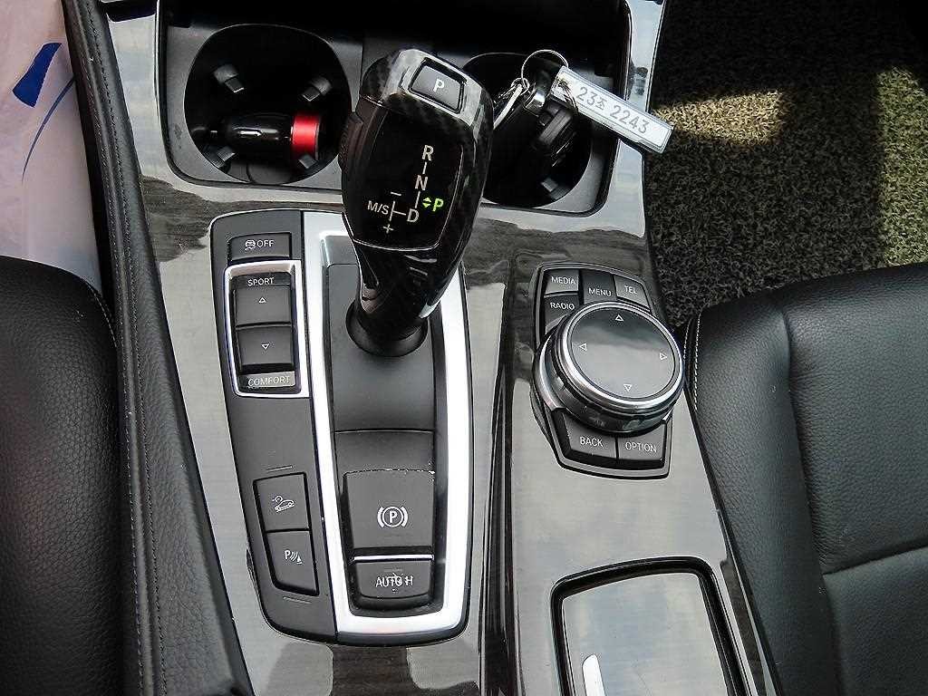 BMW 5시리즈 5시리즈 (F10) 520d xDrive 럭셔리 이미지 11