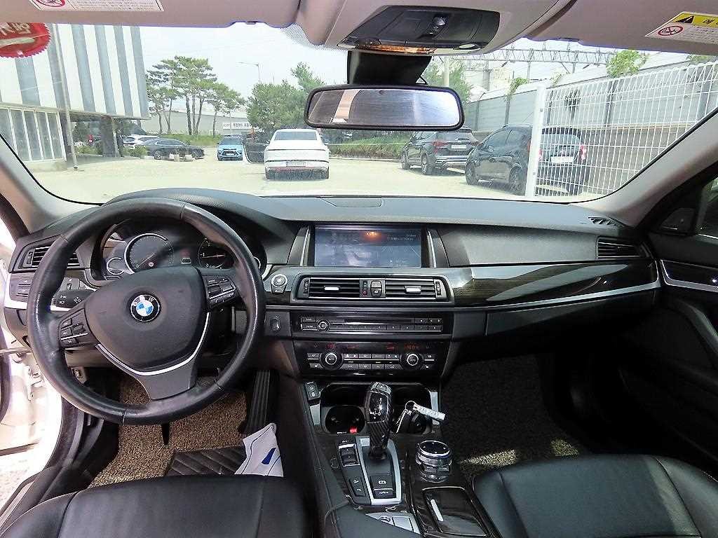 BMW 5시리즈 5시리즈 (F10) 520d xDrive 럭셔리 이미지 7