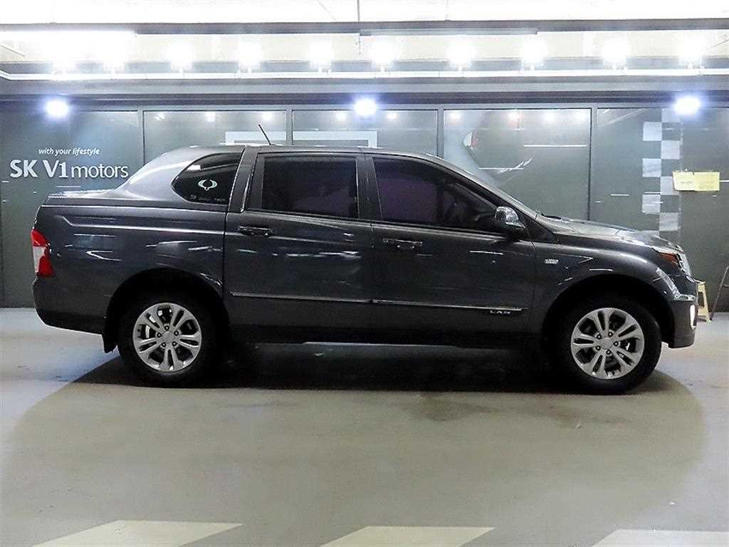 KG모빌리티(쌍용) 코란도 더뉴코란도스포츠 CX5(2WD) 패션 이미지 3