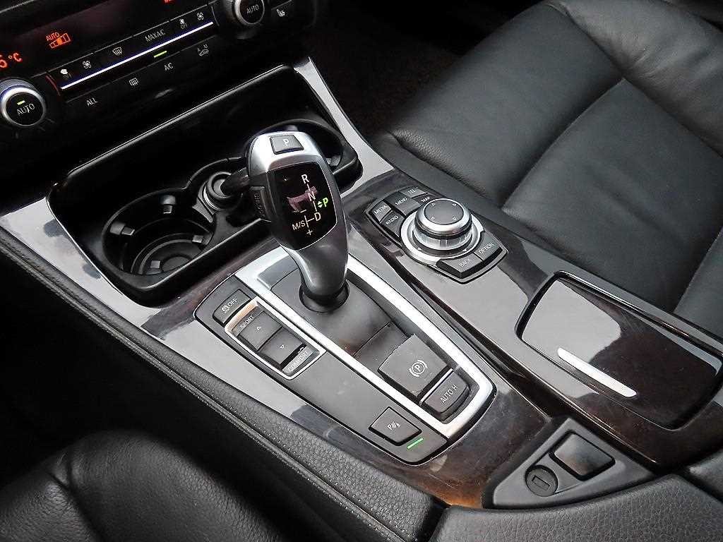 BMW 5시리즈 5시리즈 (F10) 520d 이미지 11
