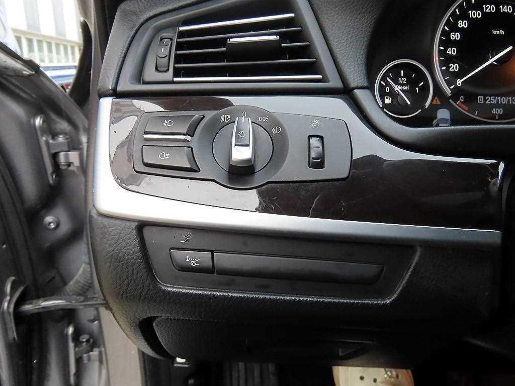 BMW 5시리즈 5시리즈 (F10) 520d 이미지 13