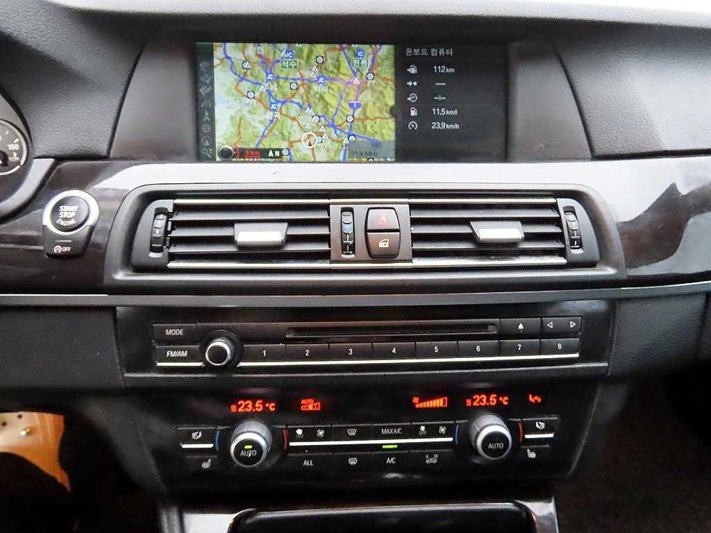 BMW 5시리즈 5시리즈 (F10) 520d 이미지 14