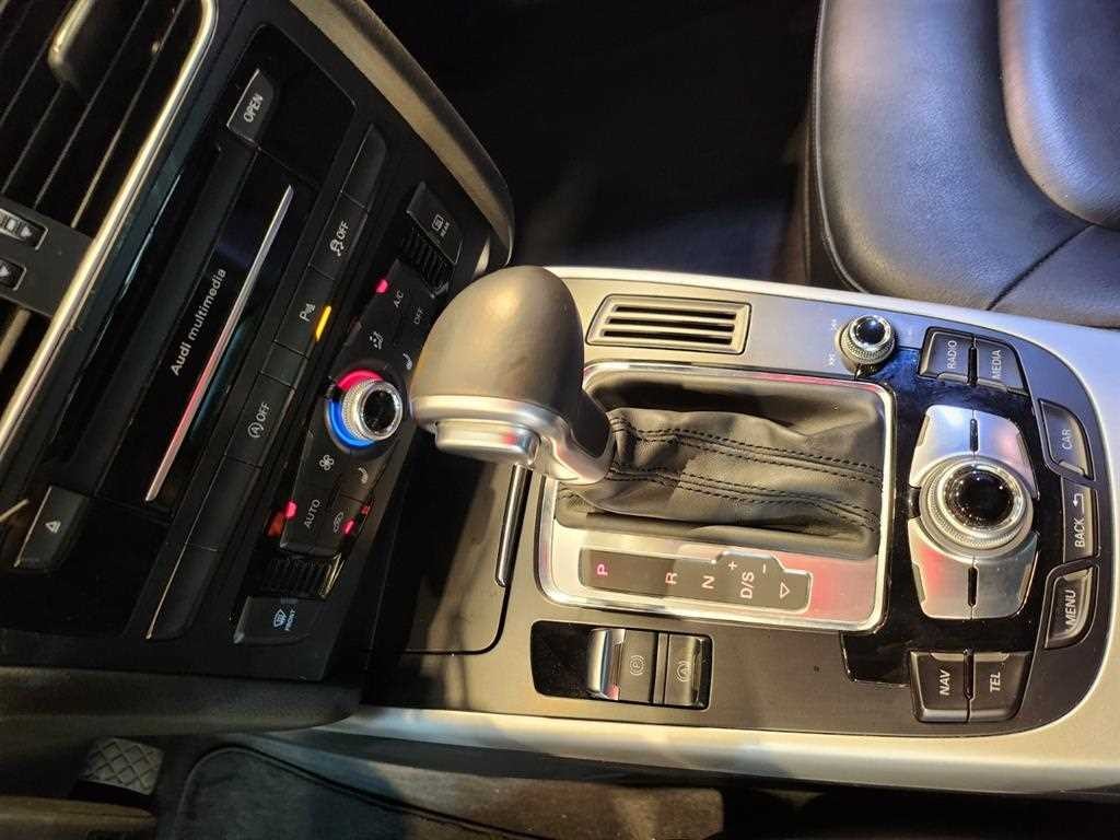 아우디 A4 뉴 A4 35 TDI 콰트로 다이나믹 이미지 12